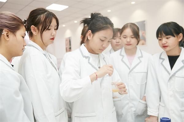 中国前十名美容学校、全国美容培训学校排名