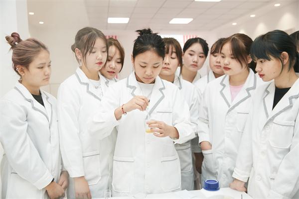 中国前十名美容学校、全国美容培训学校排名