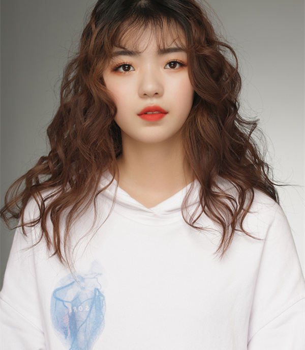 1638597918171698VMxA.jpg 发型步骤9.jpg