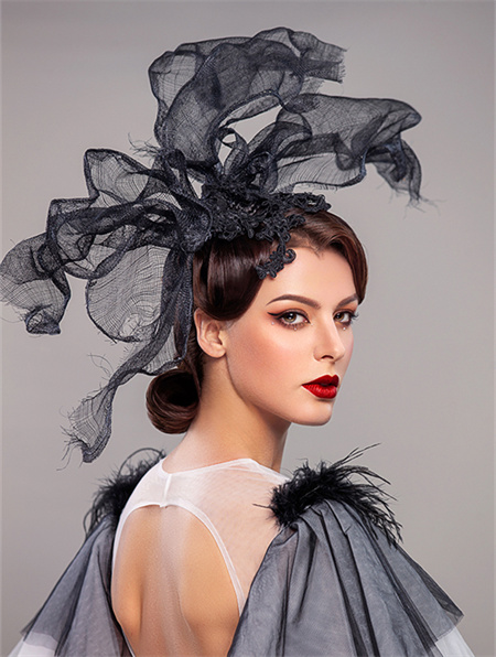 1637914838123158qWVx.jpg 西式13号-北京2019春季形象设计影视人物创意班-作品:《绮墨》-组员:萨如拉、马雪萌、林浩伟、张雪艳、吴丹丹、罗瑞金-组名:《速度与激情》-模特:U-摄影:蔡菲-修片:张兴华.jpg