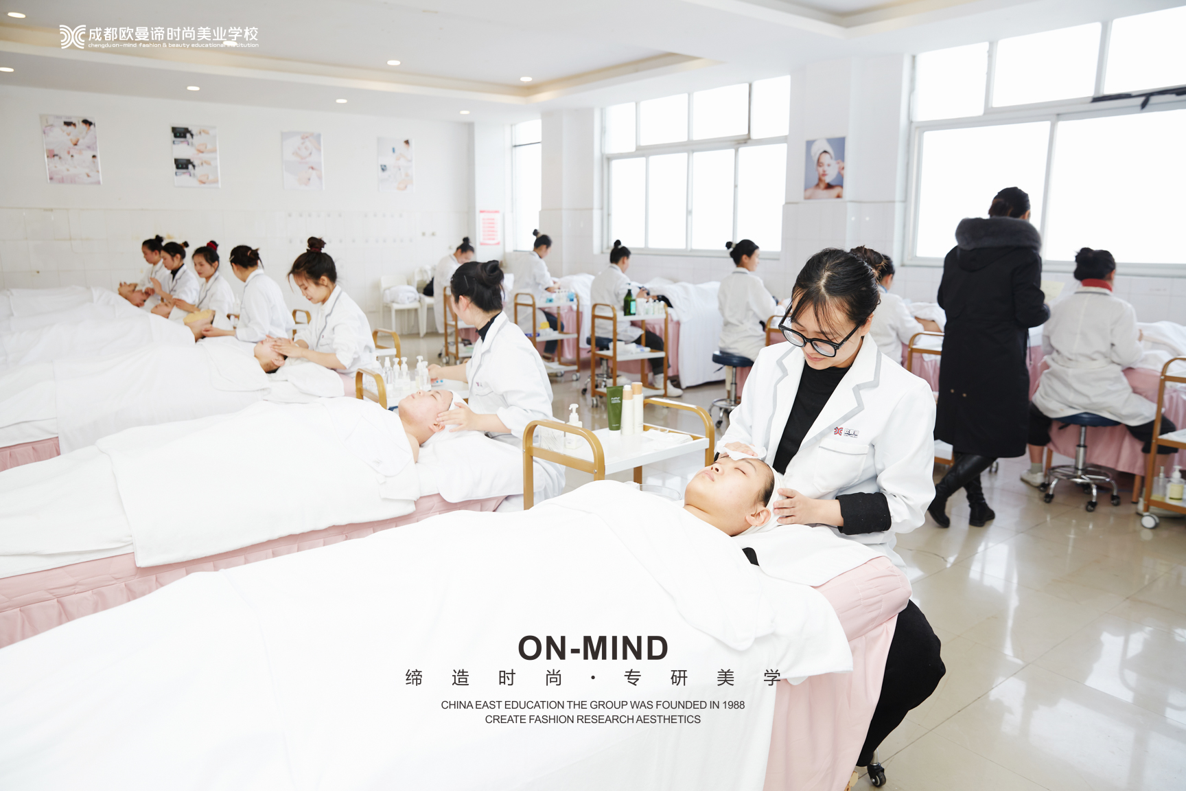 2023年女孩学什么专业好就业