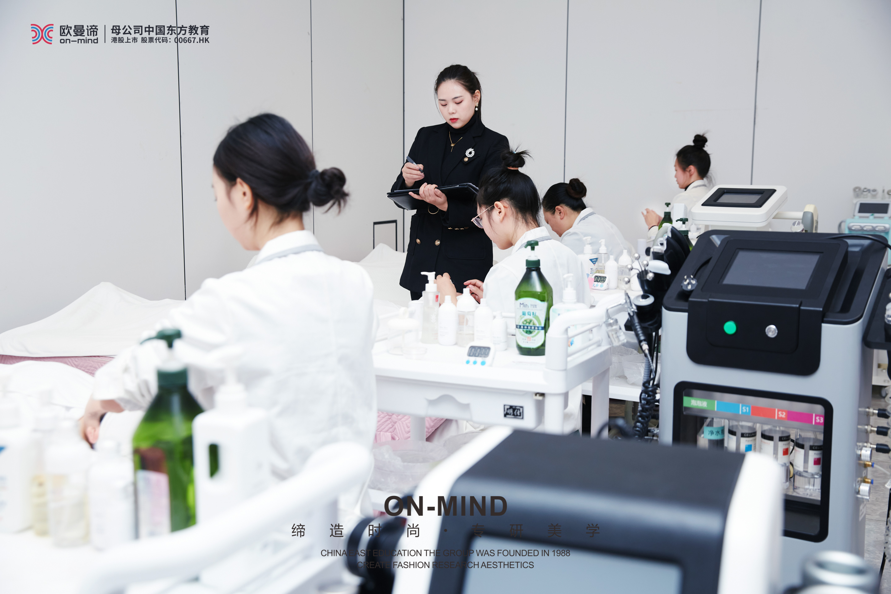 2023年女孩学什么专业好就业